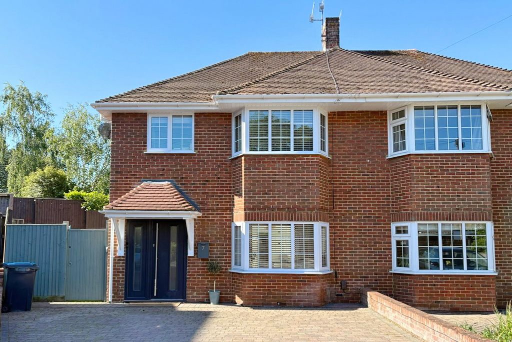 Property photo 2 of 18 Selworthy Close