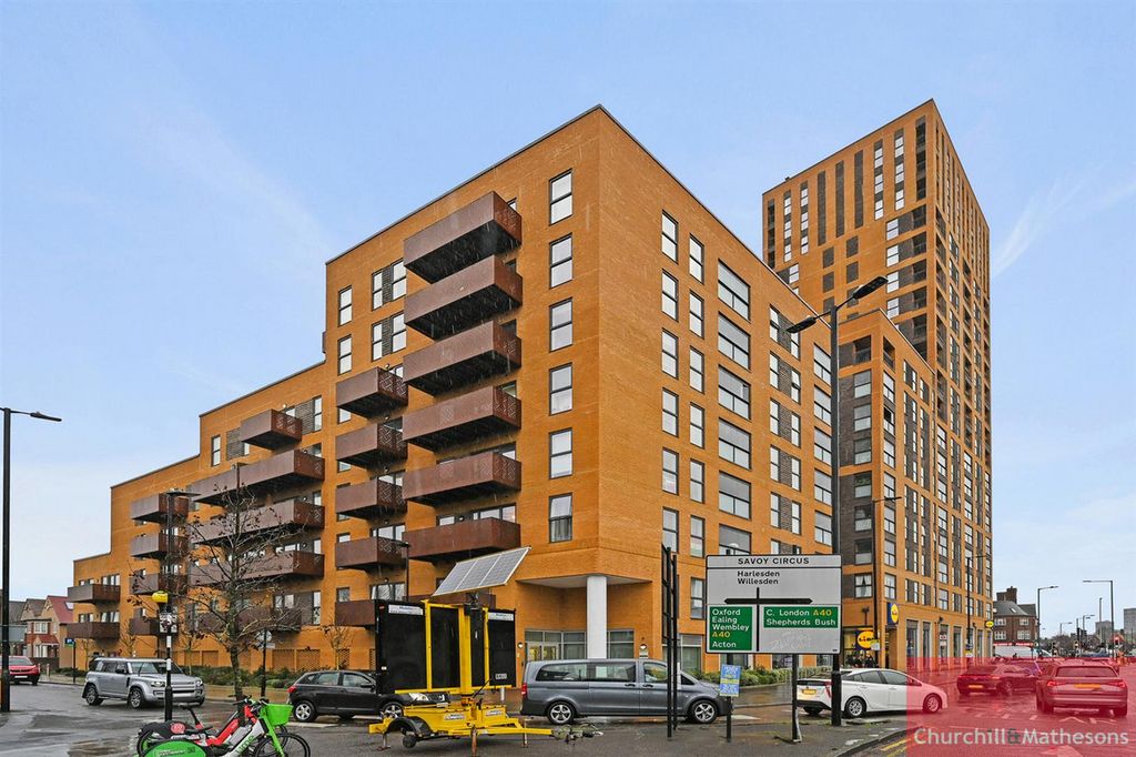 Property photo 1 of 12