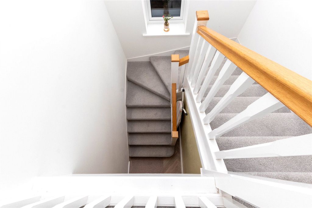 Property photo 3 of 13 Picture No. 16