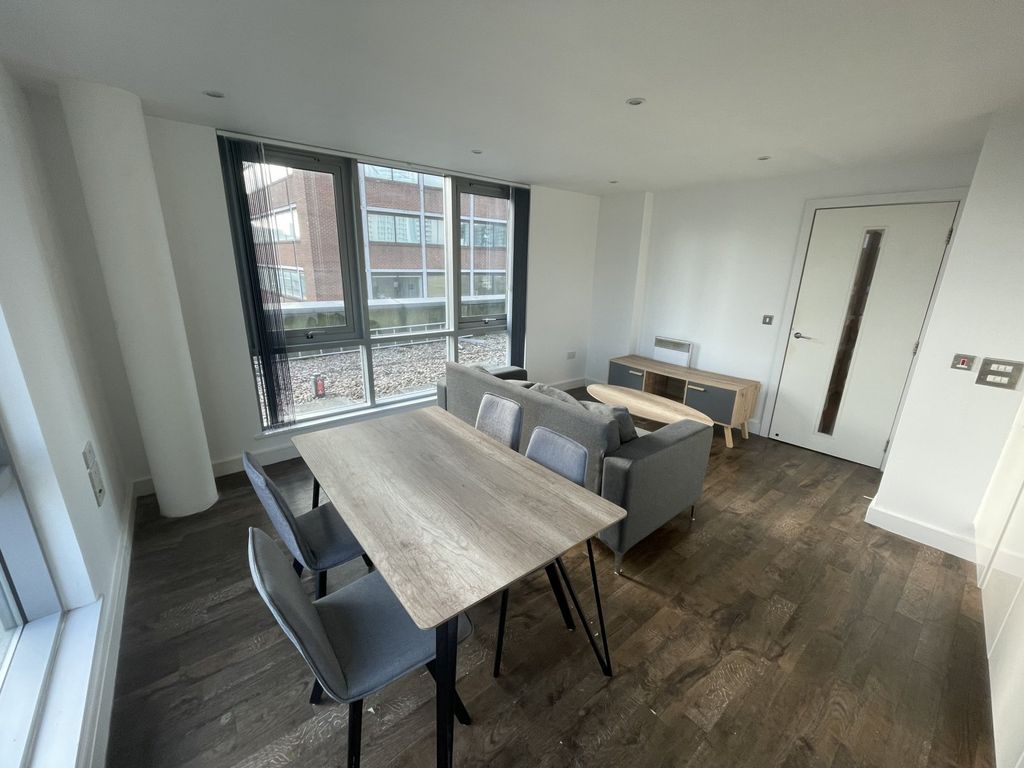 Property photo 3 of 8 Picture No. 06