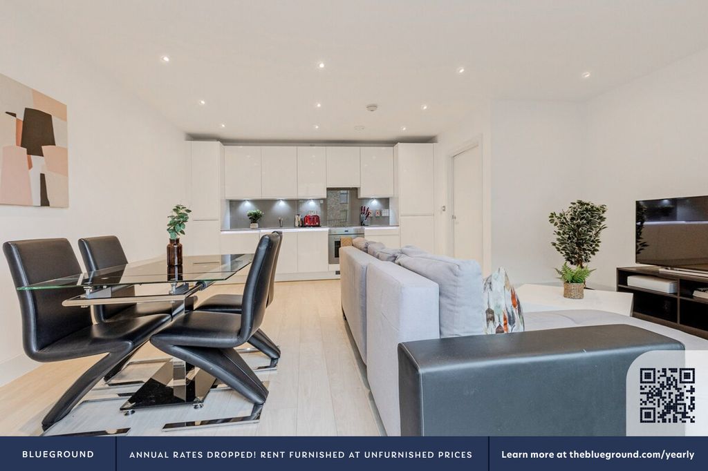 Property photo 3 of 15 Living Room