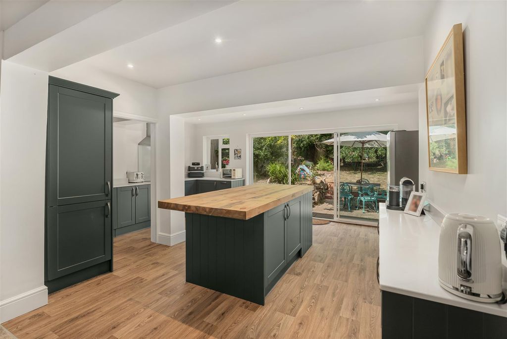 Property photo 2 of 19 Neithrop Villa, Boxhedge Road, Banbury-10.Jpg