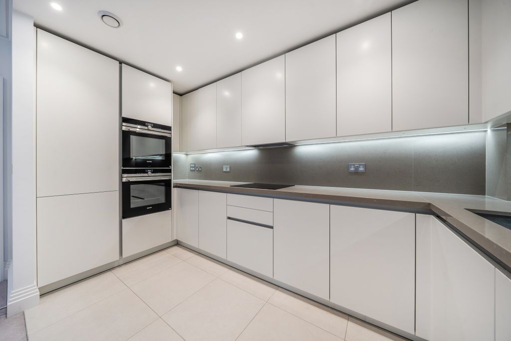 Property photo 2 of 19 1363473-8-68E692d...