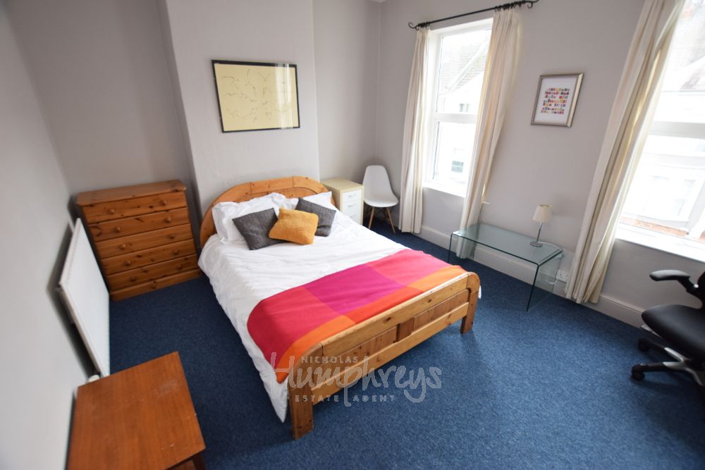 Property photo 2 of 8