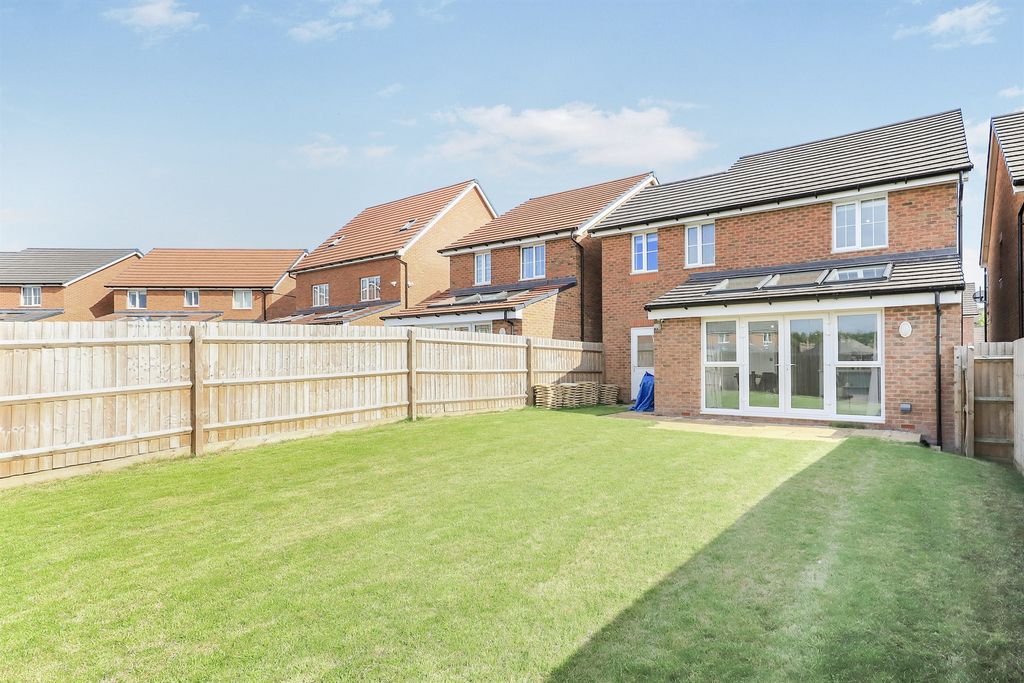 Property photo 2 of 19