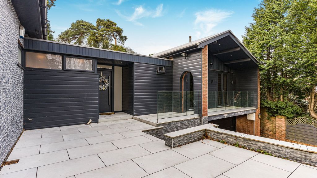 Property photo 3 of 33