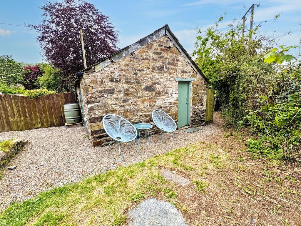 Property photo 3 of 20