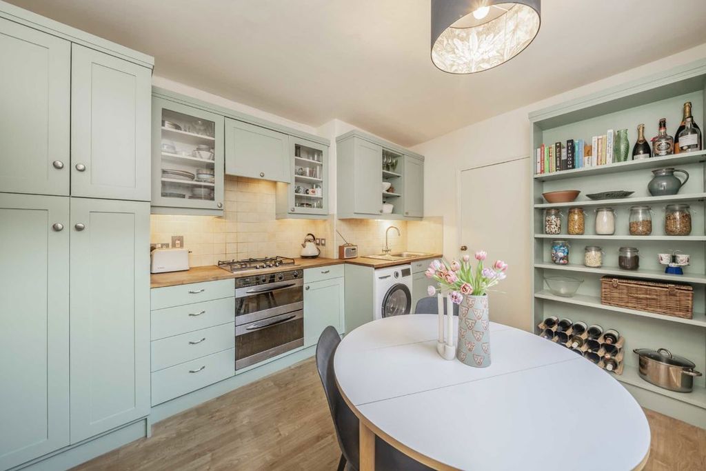 Property photo 3 of 6