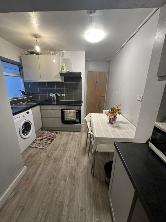 Property photo 1 of 3