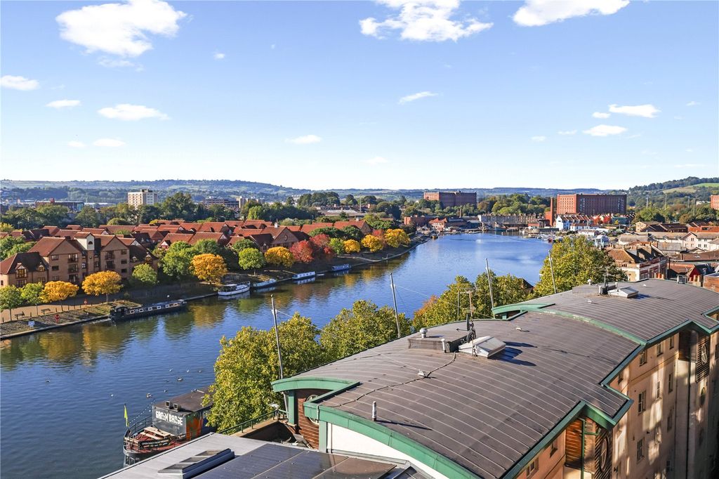 Property photo 2 of 12 Views