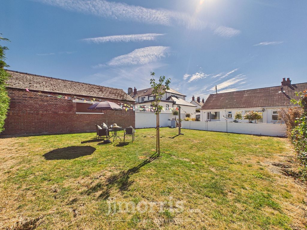 Property photo 2 of 22