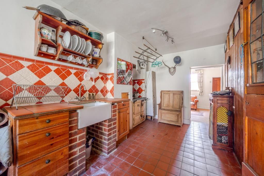 Property photo 3 of 20 Kitchen