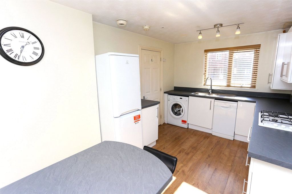 Property photo 2 of 9 Picture No. 12