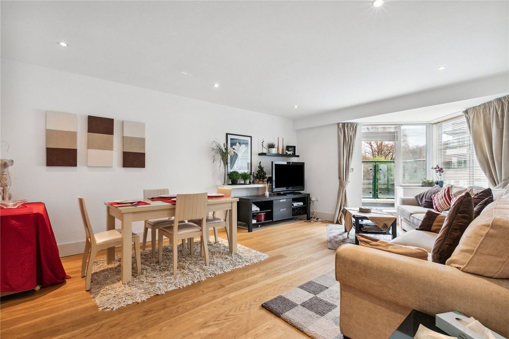 Property photo 2 of 11
