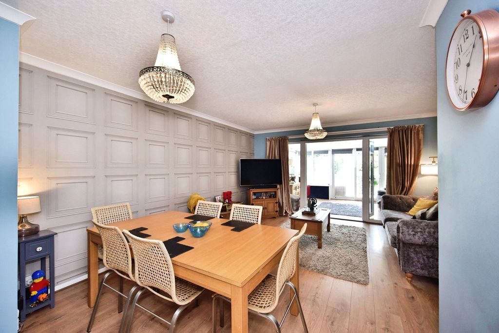 Property photo 3 of 13 Pbox-Img.Jpg