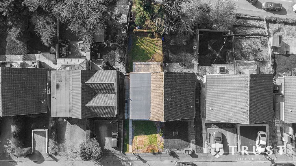 Property photo 2 of 28