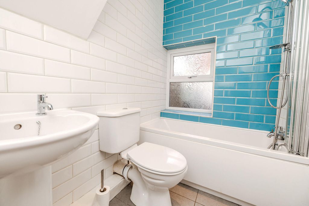 Property photo 3 of 34 Bathroom