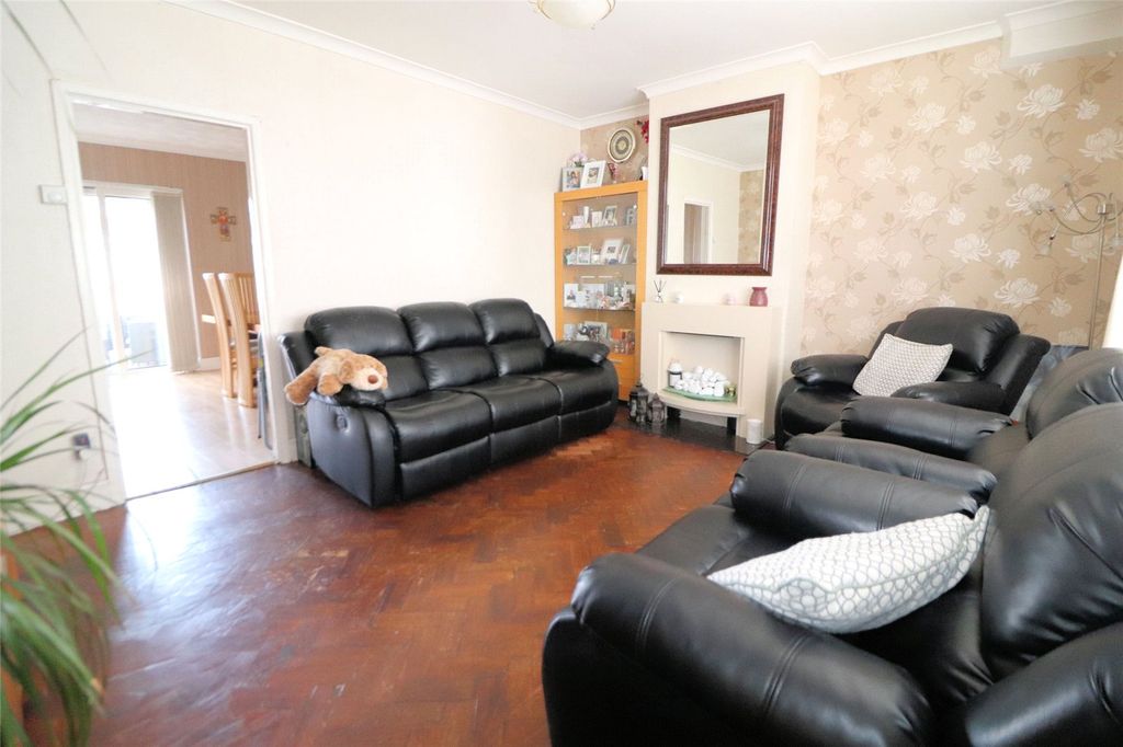 Property photo 3 of 16 Picture No. 24