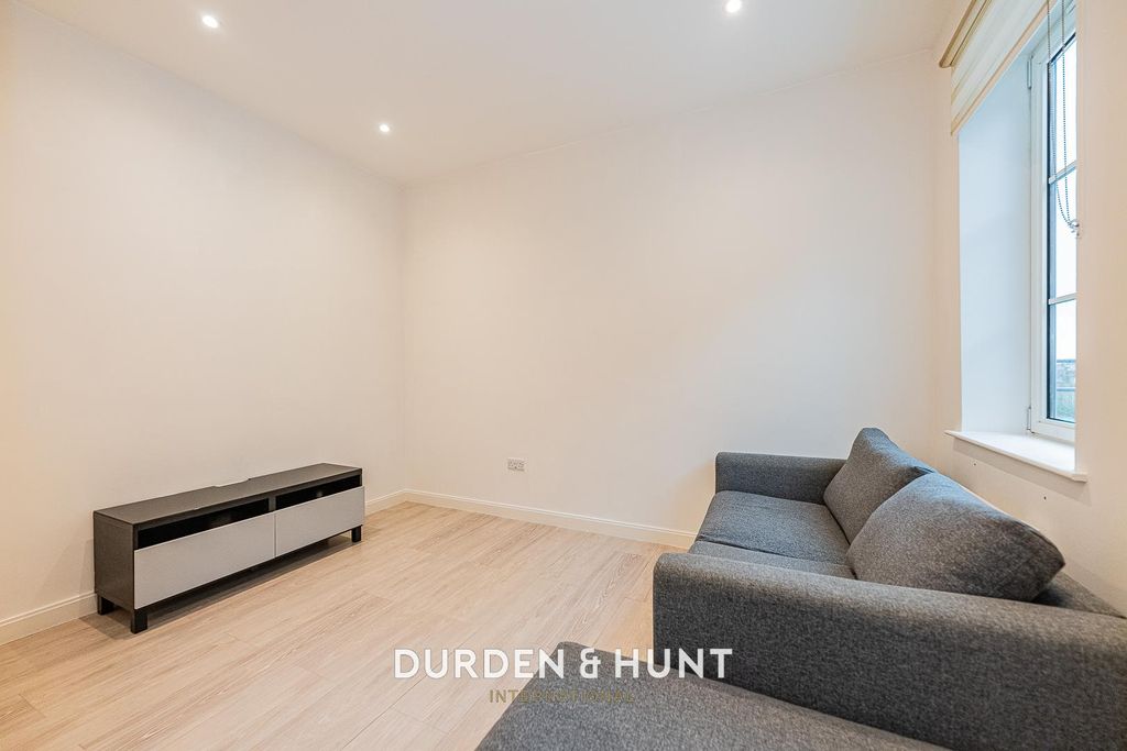 Property photo 3 of 11 Pelham-4.Jpg