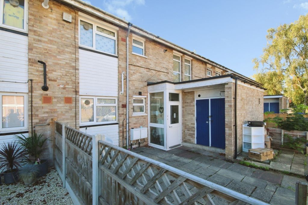 Property photo 1 of 8 External