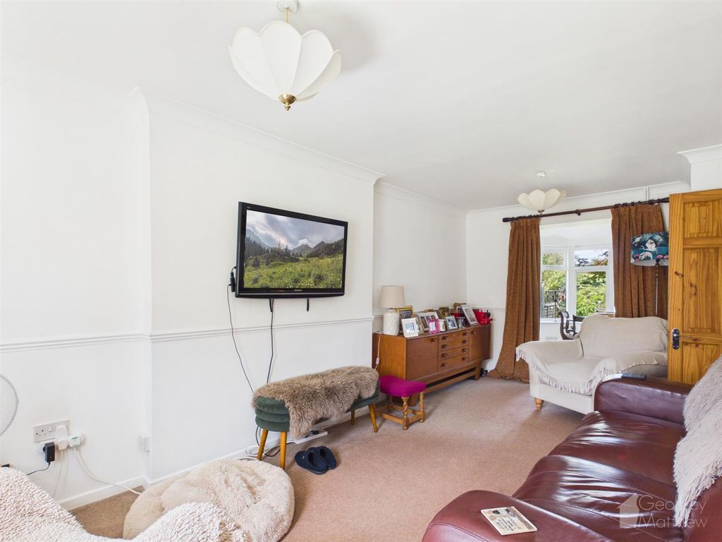 Property photo 3 of 14
