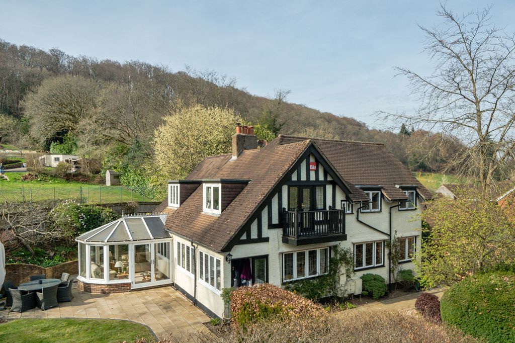 Property photo 1 of 21