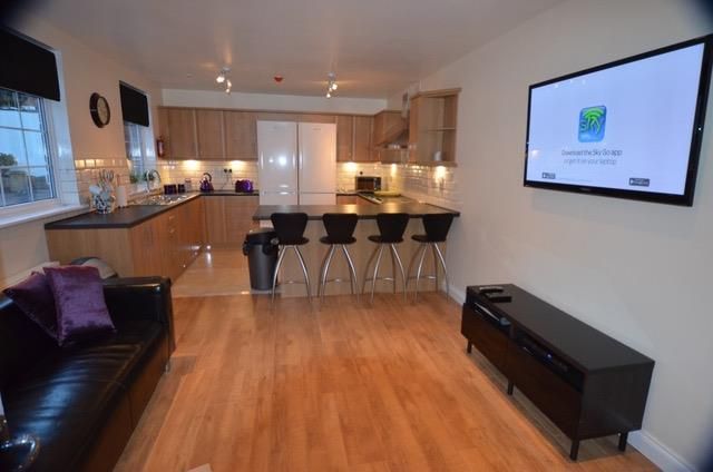 Property photo 2 of 10 BA5A94E1-33Fa-4936-Bfac-2D2373E10Fee_1_105_c.Jpeg