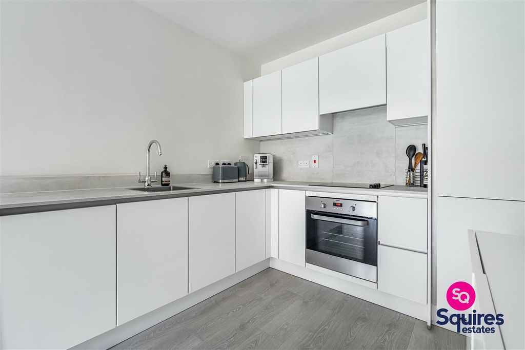 Property photo 2 of 20