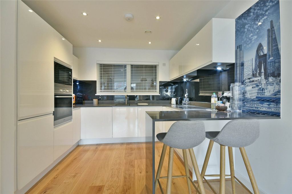 Property photo 2 of 16 Picture No. 38