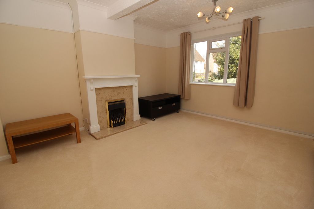 Property photo 3 of 9 Living Room