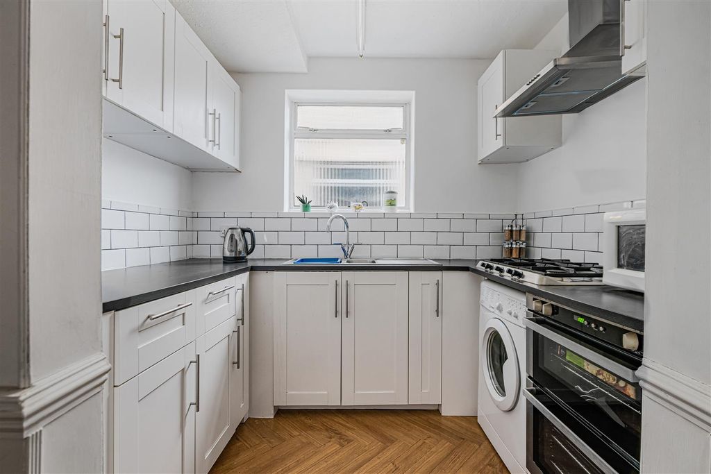 Property photo 2 of 11 12_70169.Jpg