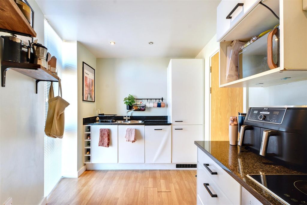 Property photo 3 of 17 Kitchen_2.Jpeg