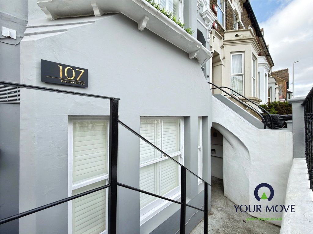 Property photo 2 of 13 Private Entrance