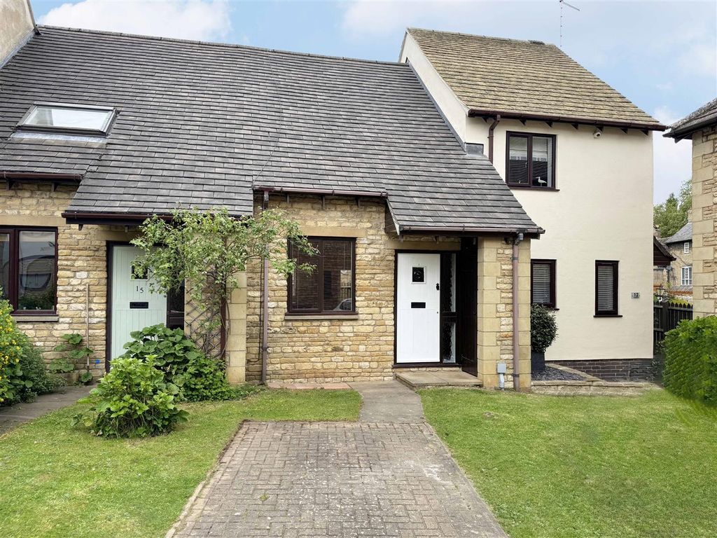 Property photo 1 of 9 Phillips Court, Stamford