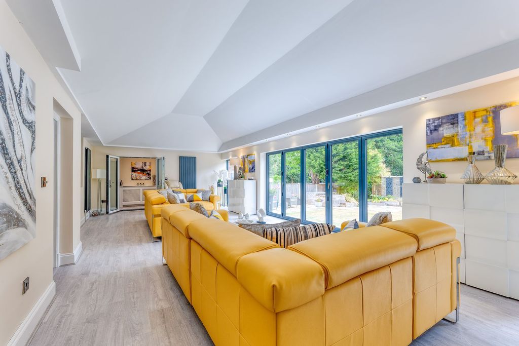 Property photo 3 of 41