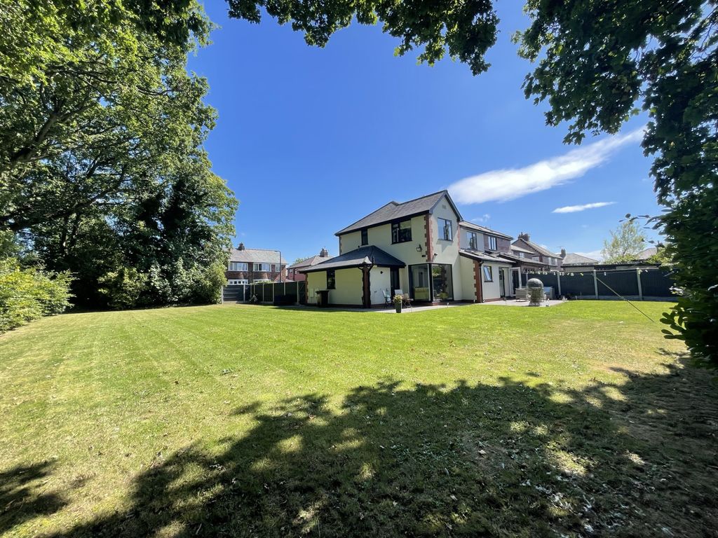 Property photo 2 of 31