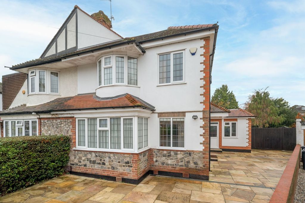 Property photo 1 of 11