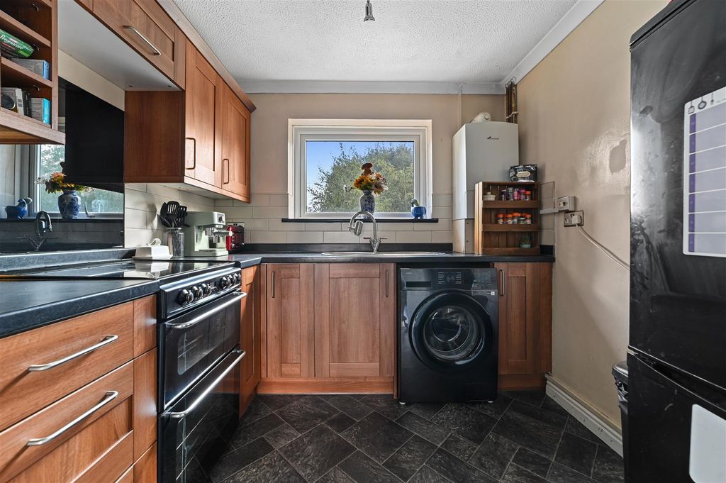 Property photo 3 of 15 Kitchen