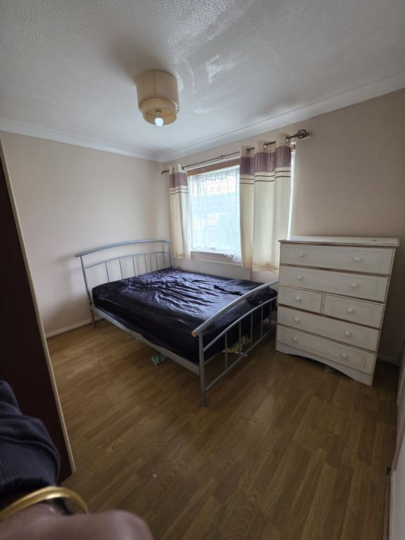 Property photo 1 of 9 Double Room To Let In A Shared House