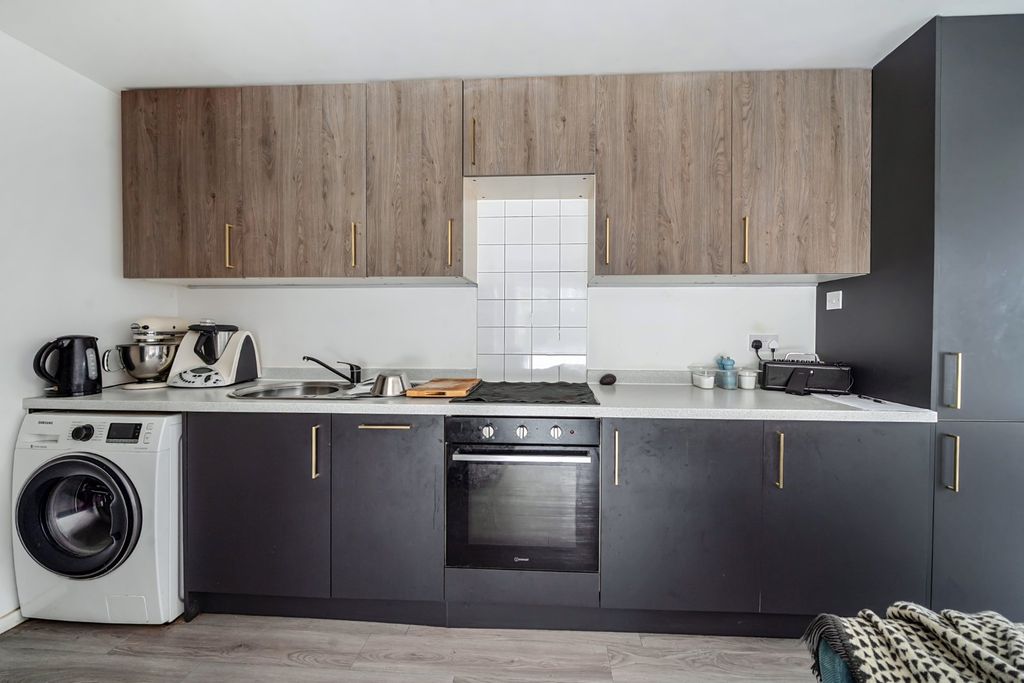 Property photo 2 of 11 Picture No. 08