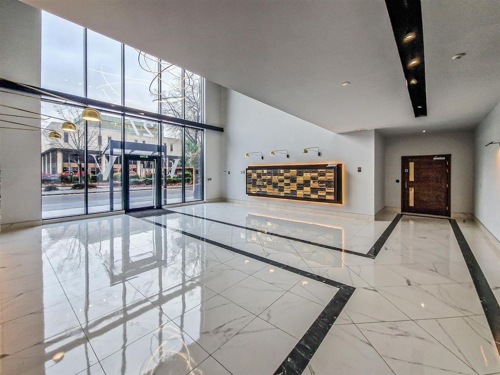Property photo 1 of 16 Communal Entrance