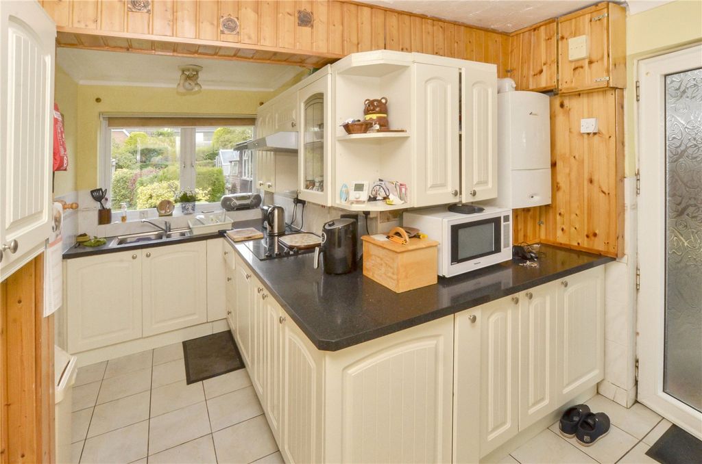 Property photo 2 of 16 Kitchen