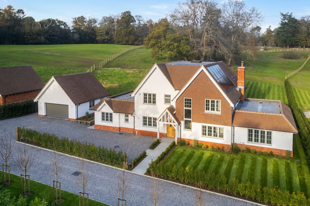 Property photo 1 of 27