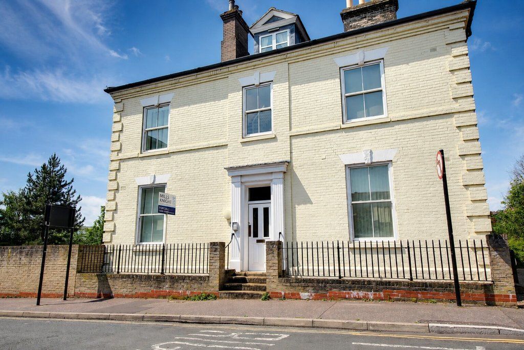 Property photo 1 of 7