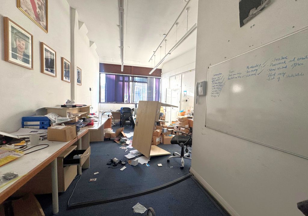 Property photo 2 of 6 Gallery