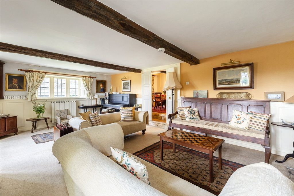 Property photo 2 of 15 Sitting Room