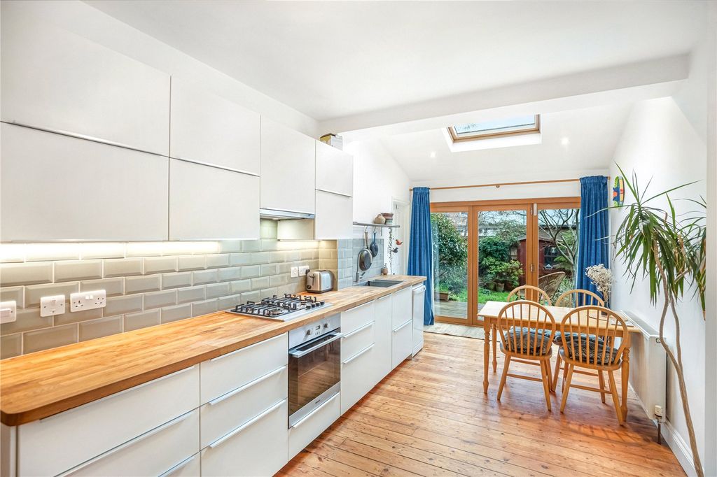 Property photo 3 of 15 Picture No. 01