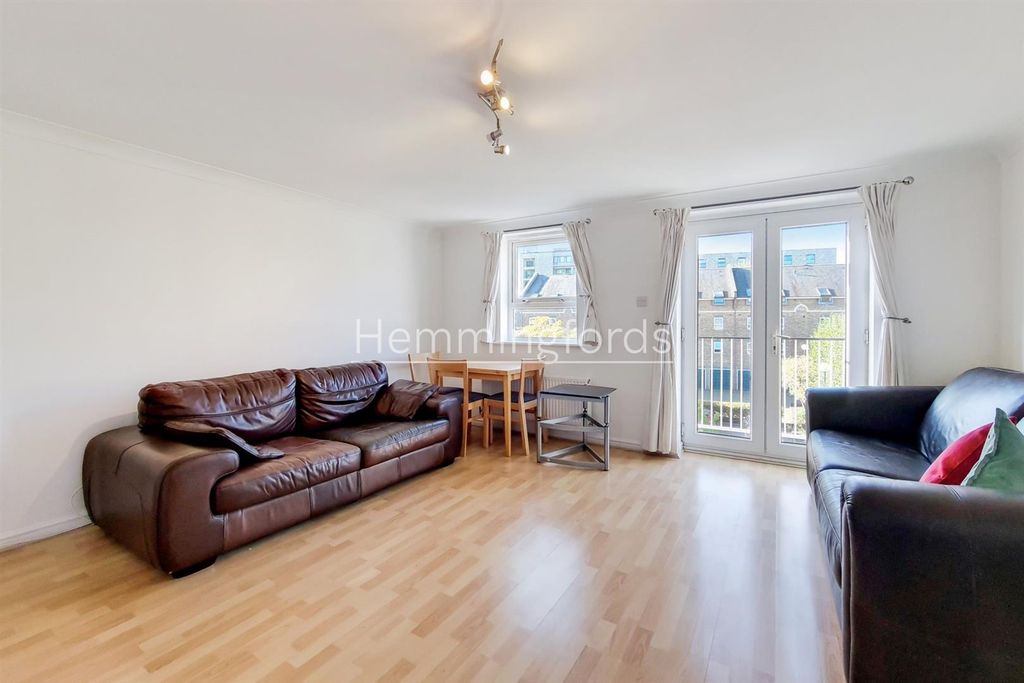 Property photo 2 of 12