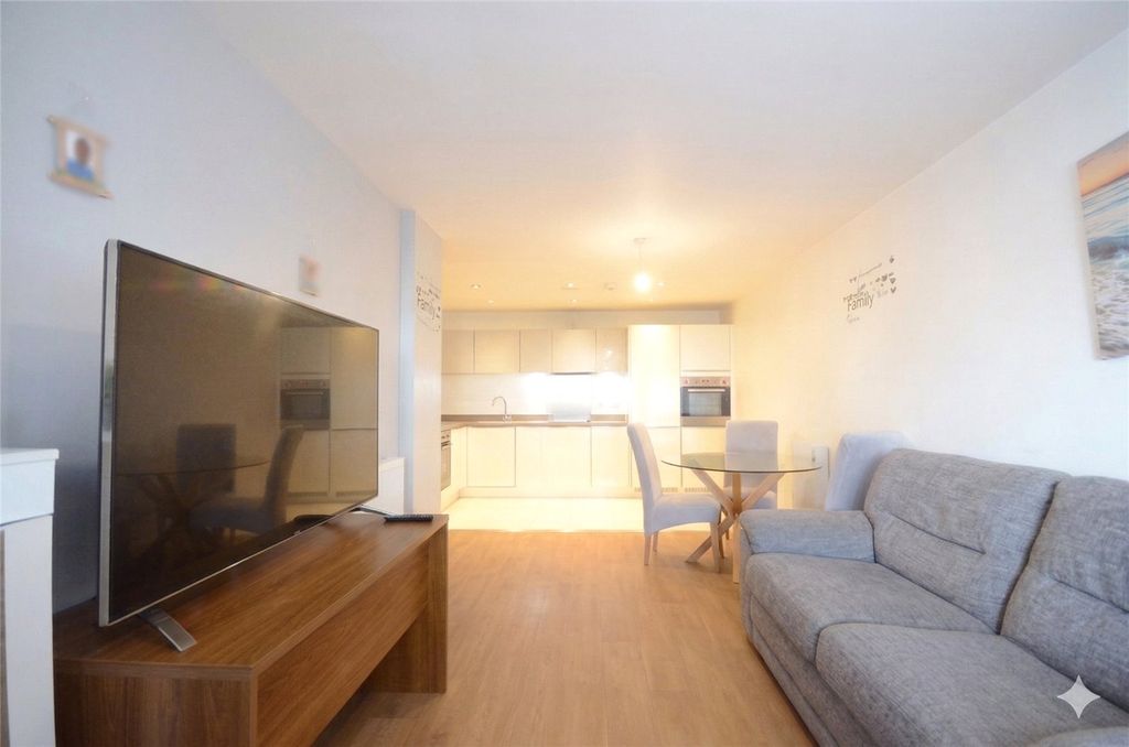 Property photo 3 of 9 Picture No. 15