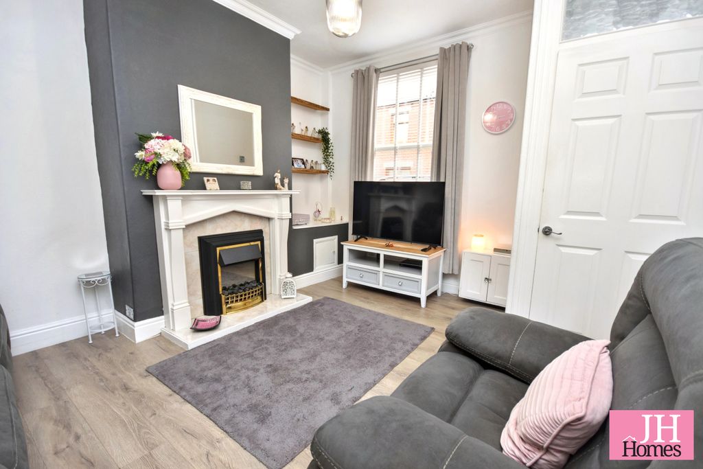 Property photo 2 of 16